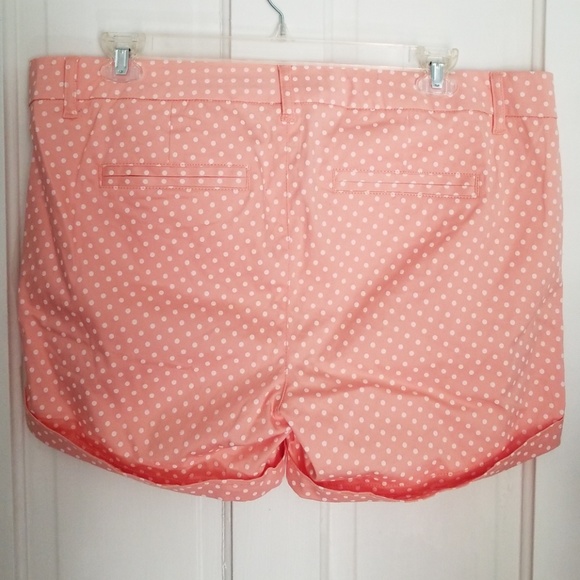 Torrid peachy pink polka dot shorts size 18 - Picture 2 of 4